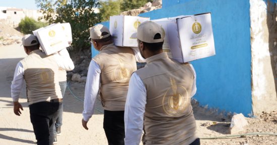 بيت الزكاة ينتهى من توزيع البطاطين والمواد الغذائية على المستحقين بأسوان