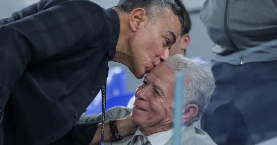 حسن حمدى يساند الأهلى قبل مواجهة باتشوكا المكسيكي..صور 