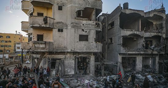 دمار وخراب فى مخيم النصيرات نتيجة المجازر الإسرائيلية على غزة