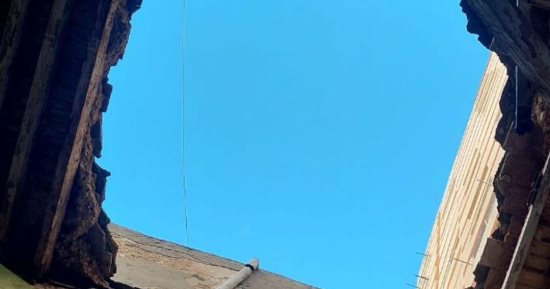 وقع عليهم سقف القهوة.. النيابة الإدارية تحقق فى حادث مصرع 3 مواطنين انهار عليهم سقف مقهى بالإسكندرية.. وتستدعى رئيس لجنة المنشآت الآيلة للسقوط بعد التأكد من صدور قرار سابق بهدم الدور الأول العلوى.. صور