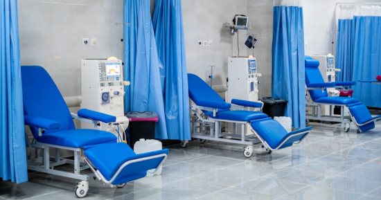 وزارة الصحة تكشف خريطة تطوير ماكينات ووحدات جلسات الغسيل الكلوى بالمحافظات.. الدكتور حسام عبد الغفار: إضافة 30 وحدة وماكينة جديدة لدعم خدمات الغسيل الكلوى.. وإدخال ماكينات غسيل بتقنية HDF بالوحدات بالجمهورية