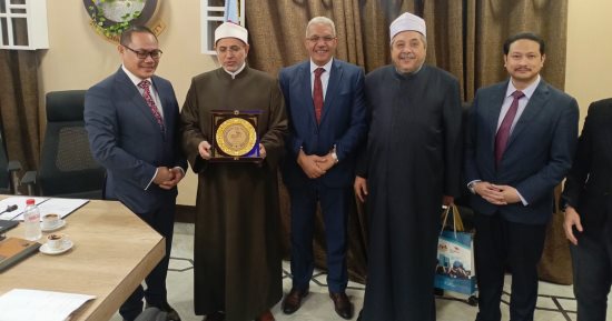 جامعة الأزهر تبحث مع مسئولي التعليم بماليزيا افتتاح مركز تعليم العربية للناطقين بغيرها