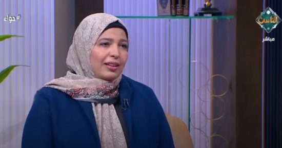 هل يجب على المرأة الهجرة من بلد لا تستطيع فيه إقامة شعائر دينها؟.. أمينة الفتوى تجيب