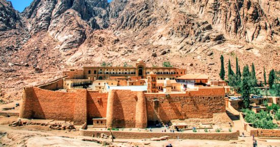 دير سانت كاترين يستقبل 2000 سائح من مختلف أنحاء العالم