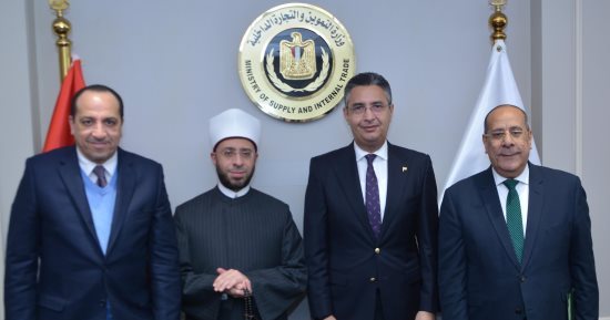 بروتوكول بين التموين الأوقاف لتوفير 1000 طن سلع غذائية للفئات المستحقة