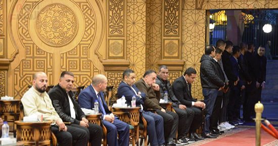 شوبير وبيبو والرداد والدرندلي يقدمون واجب العزاء فى والدة الحضرى.. صور