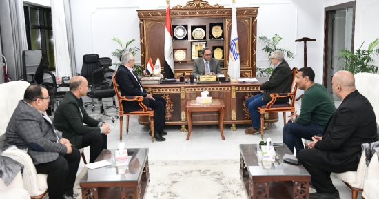 محافظ قنا: إقامة معارض لبيع السلع بأسعار مخفضة ضمن مبادرة "سوق اليوم الواحد"