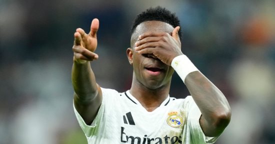 فينيسيوس يوجه رسالة إلى جماهير ريال مدريد قبل الديربي