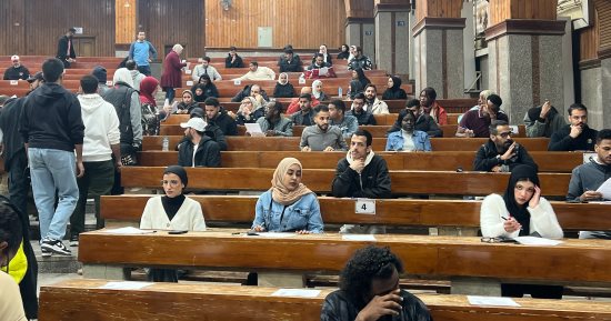 انطلاق امتحانات منتصف العام 2024 فى تجارة القاهرة وعميد الكلية تتفقد اللجان