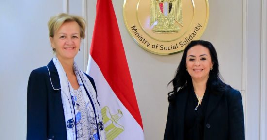 وزيرة التضامن تستعرض جهود الوزارة فى دعم الأسر الأولى بالرعاية