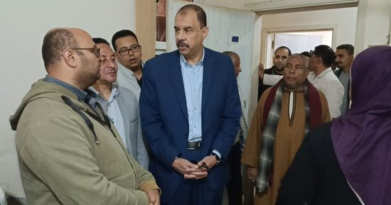 محافظ سوهاج يحيل الأطباء المتغيبين بالوحدة الصحية بقرية الصوامعة شرق للتحقيق