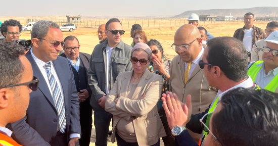 وزيرة البيئة تتفقد إنشاءات المدفن الصحى ومصنع معالجة المخلفات بقوص فى قنا