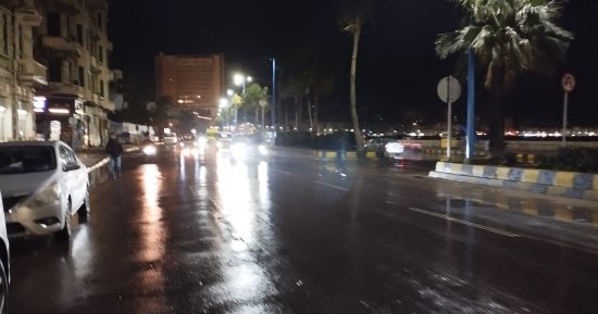 أمطار وصقيع.. نوة الفيضة الصغرى تضرب الإسكندرية والمحافظة ترفع الطوارئ.. فيديو