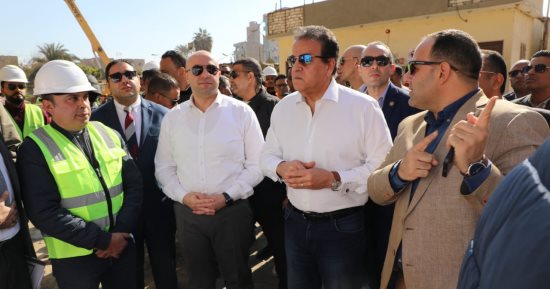 وزير الصحة ومحافظ بنى سويف يتفقدان أعمال إنشاء مستشفى ناصر العام