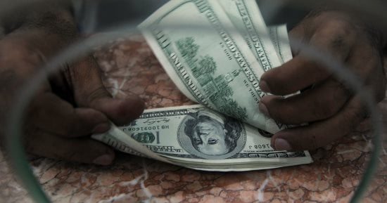 آخر تحديث للدولار اليوم.. العملة الأمريكية ثابتة أمام الجنيه فى 8 بنوك