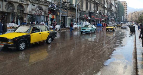 أمطار غزيرة تضرب الإسكندرية مع انخفاض فى درجات الحرارة.. فيديو