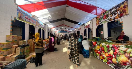 معرض محافظة الجيزة يوفر السلع الغذائية بأسعار مخفضة.. إقبال كبير من المواطنين.. الطماطم بـ5 جنيهات والبطاطس بـ10.. كيلو اللحمة البلدي بـ280 جنيهًا والدجاج الطازج" بـ90.. وإقامة أسواق حضارية لتحسين مستوى الخدمة