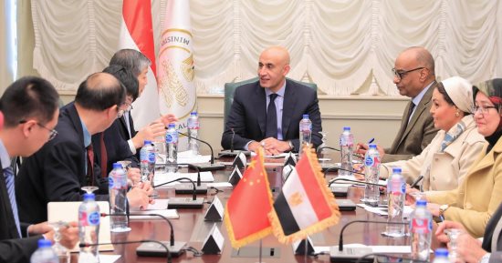 وزير التعليم يبحث مع سفير الصين بالقاهرة تعزيز التعاون بالمشروعات المشتركة