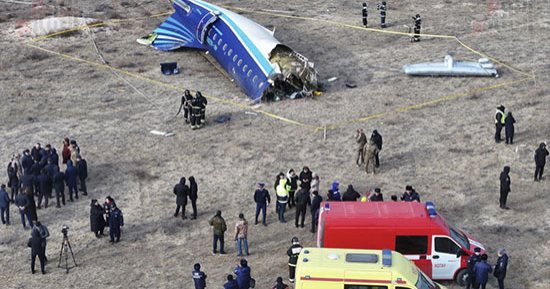 كازاخستان: ارتفاع حصيلة الناجين في حادث الطائرة إلى 32 شخصا.. صور