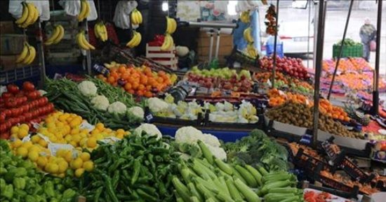 أسعار الخضراوات والفاكهة فى أسواق أسوان اليوم الاثنين