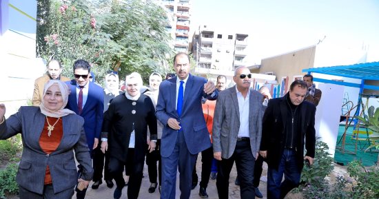 محافظ سوهاج يتفقد الجمعية النسائية لتحسين الصحة ويشيد بمستوى الخدمات للأيتام   