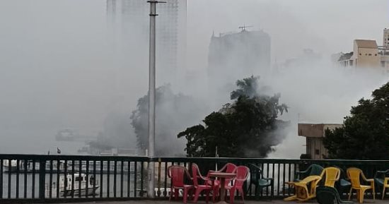 إخماد حريق اشتعل بهيش فى كورنيش النيل بالمنيل