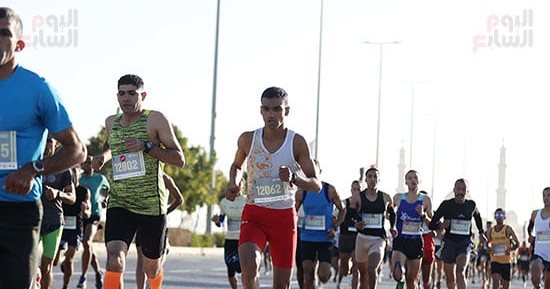 إيه اللى بيحصل فى العاصمة الإدارية.. مش هتعرف تشوف الأرض من البشر