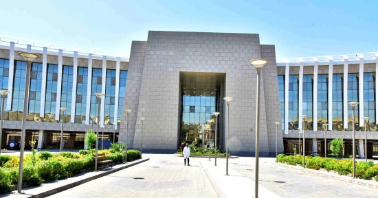 مجمع الأقصر الطبى الدولى صرح عالمى لخدمة مرضى جنوب الصعيد بتكلفة مليار جنيه.. يستعد لافتتاح قسم الطوارئ قريباً ويضم 20 غرفة عمليات و78 سرير رعاية مركزة.. و26 حضانة أطفال ومبتسرين و290 سرير مرضى و42 عيادة وقاعة