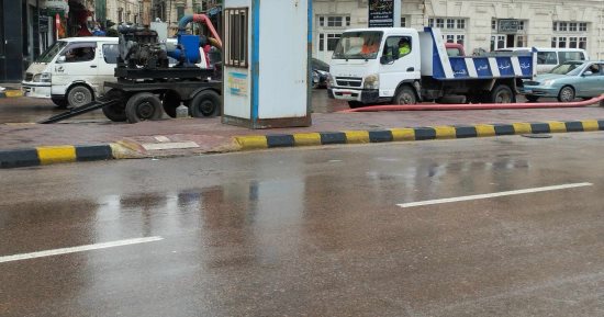 أمطار تضرب الإسكندرية يصاحبها سحب منخفضة على سواحل البحر المتوسط.. فيديو