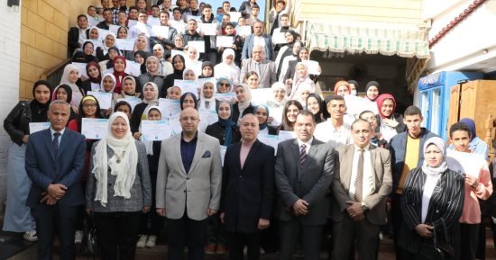 محافظ بنى سويف يتفقد المعرض المحلى للمسابقة العالمية "ISEF" للعلوم والهندسة