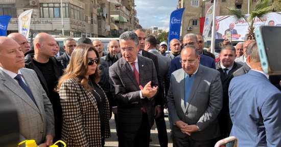 وزارة التموين تحقق المعادلة الصعبة.. من أزمات فى السلع إلى توفيرها بأسواق اليوم الواحد بالمحافظات.. شريف فاروق يفتتح الفرع الخامس في محافظة القاهرة بالجمالية.. وإقبال كبير من المواطنين على الشراء بتخفيضات 30%