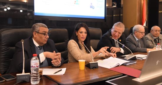 وزيرة التخطيط: القطاع الخاص حصل على تمويلات ميسرة لتنفيذ مشروعات طاقة متجددة بقدرة 4.2 جيجاوات.. مخصصات إضافية بقيمة 7.6 مليار جنيه لتطوير البنية التحتية.. 50% نسبة المشروعات الخضراء بخطة 2024/2025
