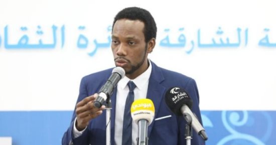 الشاعر الموريتانى العباس محمد بده: الشعر والفلسفة محاولة لتغيير العالم للأفضل