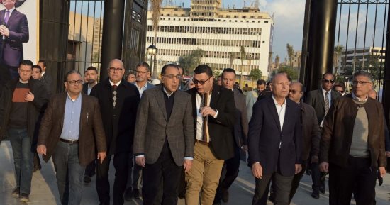 رئيس الوزراء يختتم جولته بتفقد مشروع إعادة إحياء حديقة الأزبكية التراثية