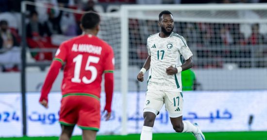 عمان ضد السعودية.. شوط أول سلبى وحالة طرد بنصف نهائى كأس الخليج "فيديو"