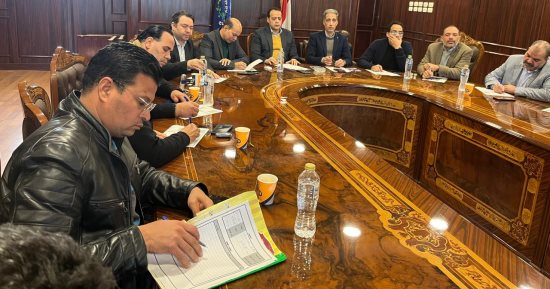 الغرفة التجارية بسوهاج تعقد اجتماعا مع أصحاب المصانع لمناقشة تطوير الصناعة