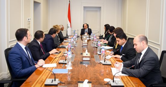 وزير الخارجية والهجرة يجتمع بالقطاع الثقافى بالوزارة