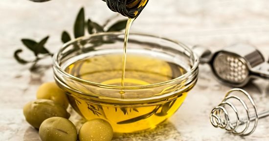 أخطاء تتلف زيت الزيتون خلال وقت قصير.. ابعديه عن البوتاجاز