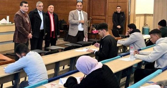 رئيس جامعة بنها الأهلية يتفقد لجان امتحانات الفصل الدراسى الأول.. صور