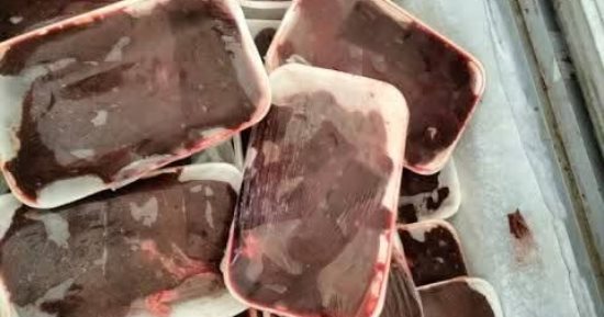 ضبط 2.5 طن حلاوة طحينية وكبدة فاسدة والتوصية بغلق 3 مصانع بالخانكة