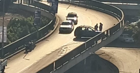 إصابة 5 أشخاص إثر حادث تصادم سيارتين بمحور 26 يوليو