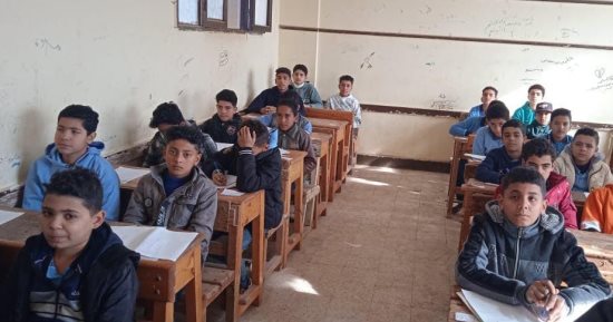 استبعاد رئيس لجنة وإحالة 10 معلمين ومراقب أول للتحقيق فى امتحانات النقل بالفيوم