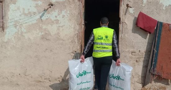 تضامن الفيوم تشرف على توزيع بطاطين بـ10 قرى من الأولى بالرعاية 
