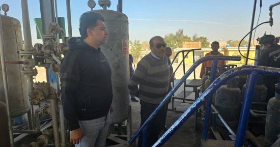 جولة لوكيل وزارة التموين بالأقصر لبعض المنشآت التموينية.. صور