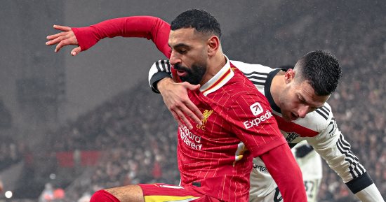 حصار محمد صلاح فى شوط أول سلبى بين ليفربول ضد مان يونايتد.. فيديو