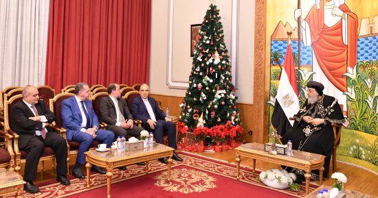 البابا تواضروس يستقبل رئيس هيئة قضايا الدولة ووزيرى المالية والرى