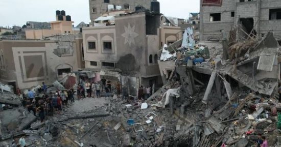 العالم هذا المساء.. 24 شهيدا فى قصف إسرائيلى على غزة.. "خارجية سوريا" تضع خارطة طريق لإعادة بناء البلاد.. النواب الأمريكي يجهز قوانين ترحيل المهاجرين إلى ترامب.. مزارعون يغلقون الطرق حول باريس