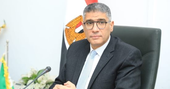 محافظ الجيزة يتفقد انتظام الدراسة بمدرسة شبرامنت الإعدادية بمركز أبو النمرس.. فيديو
