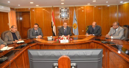 محافظ أسيوط يوجه باستمرار عمل سوق اليوم الواحد 