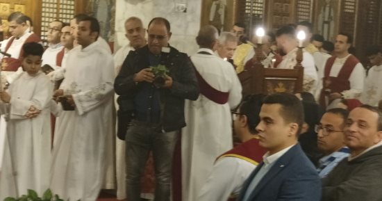 بدء قداس ليلة عيد الميلاد المجيد بكاتدرائية الملاك ميخائيل بالمنصورة.. لايف